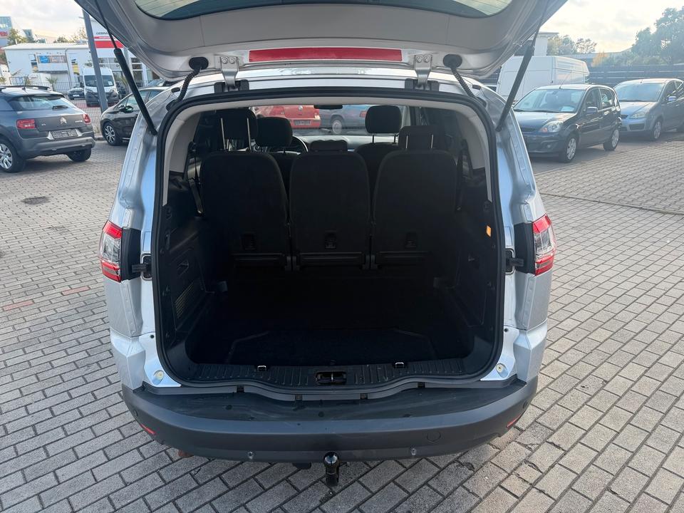 Ford S-Max 2011 — photo 8