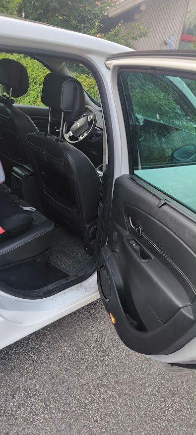 Renault Grand Scenic 2012 — photo 10