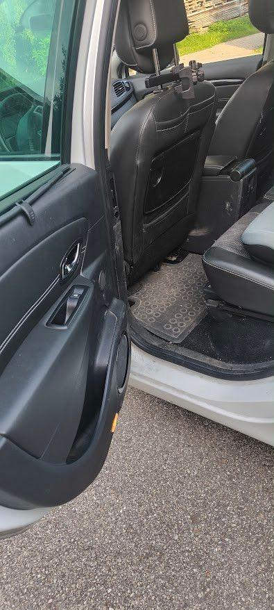 Renault Grand Scenic 2012 — photo 7