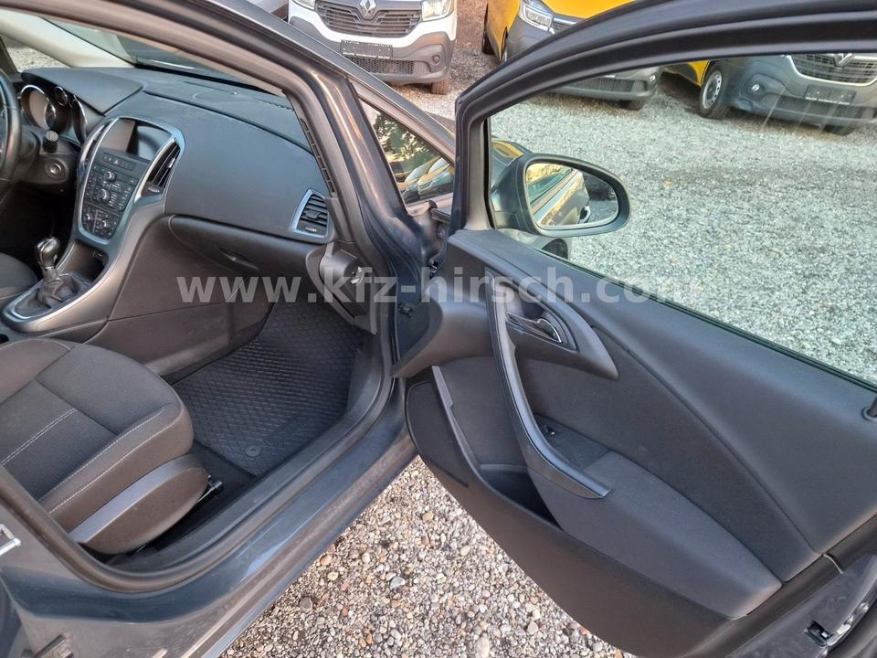 Opel Astra 2014 — photo 10