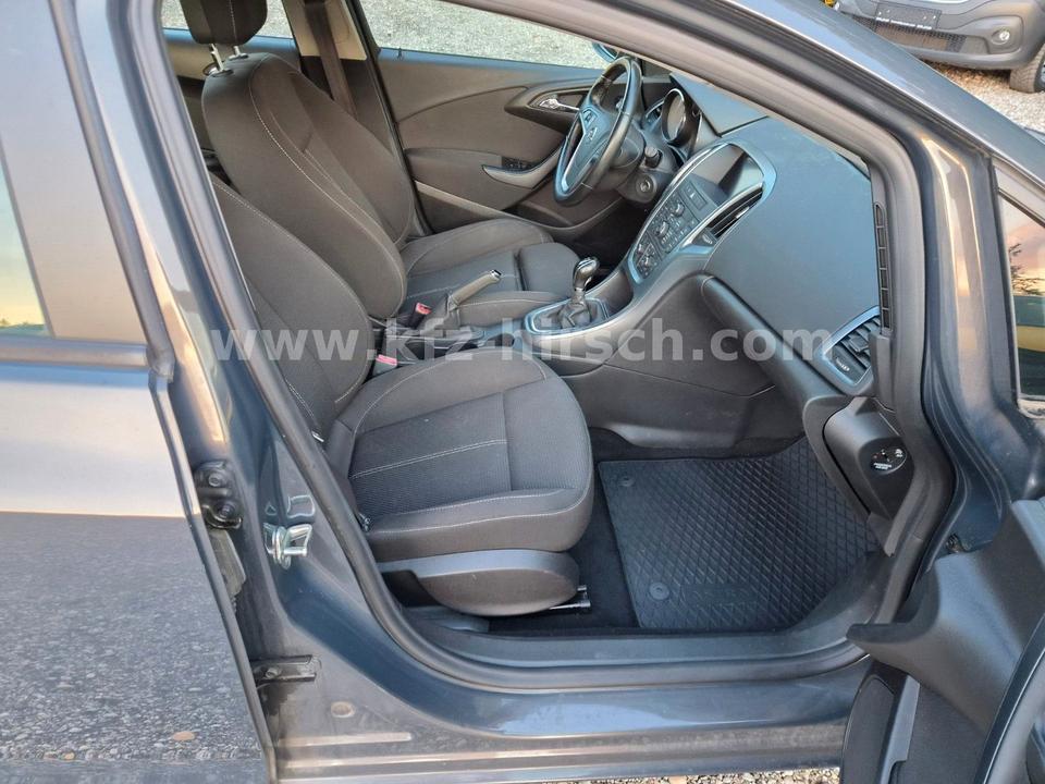 Opel Astra 2014 — engine
