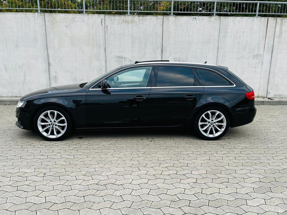Audi A4 2010 — салон