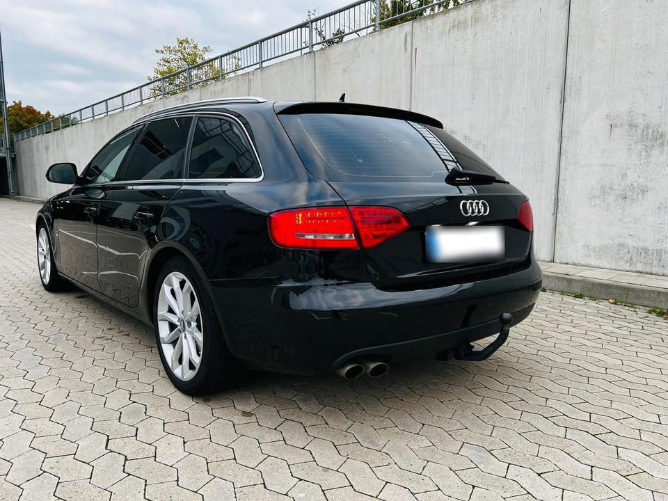 Audi A4 2010 — двигун