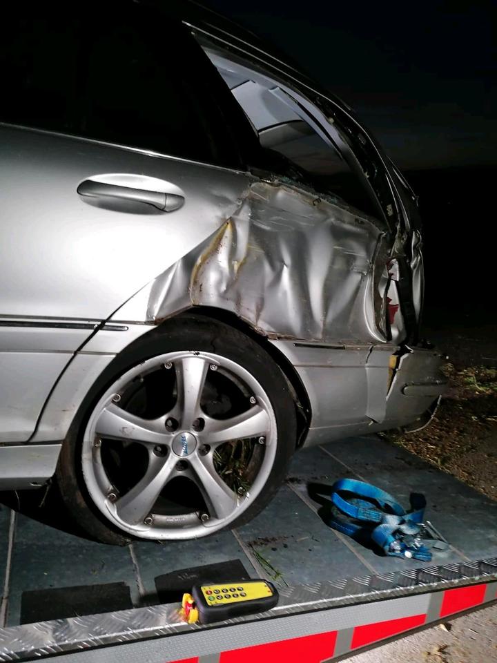 Mercedes Benz C 200 2004 — вигляд ззаду
