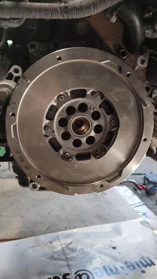 Ford S-Max 2011 — photo 8