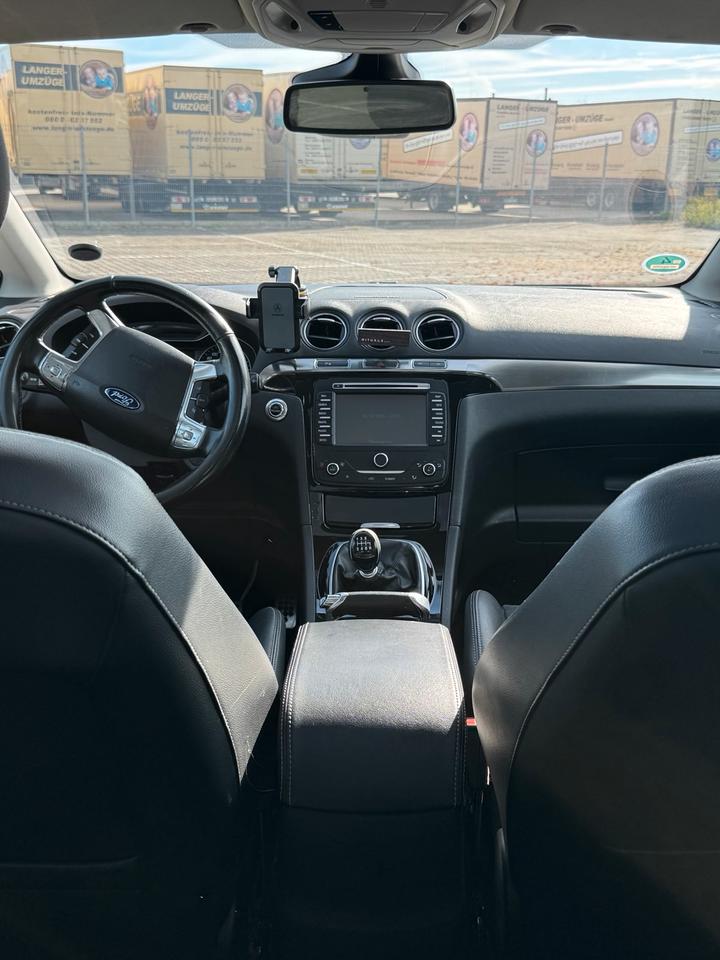 Ford S-Max 2013 — photo 10
