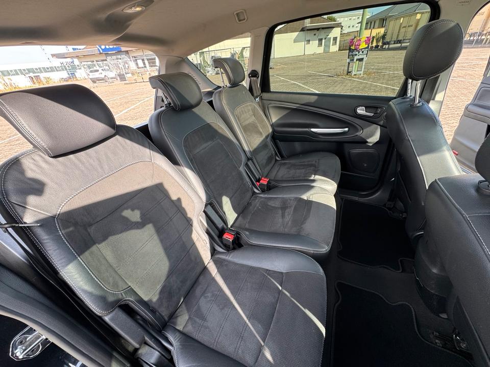 Ford S-Max 2013 — photo 16