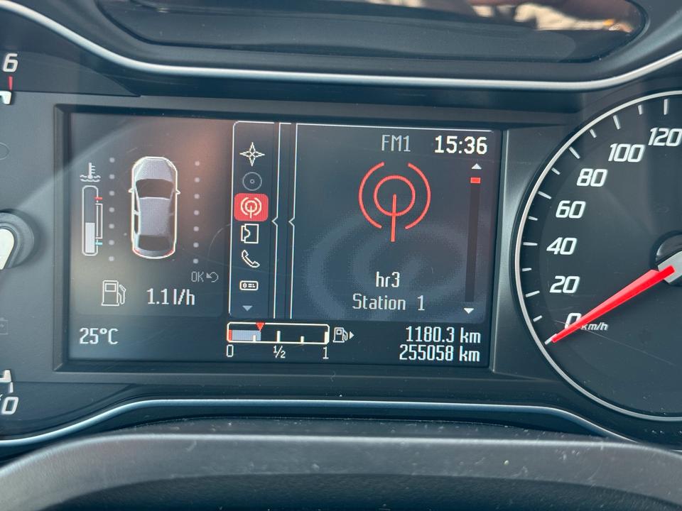 Ford S-Max 2013 — photo 19