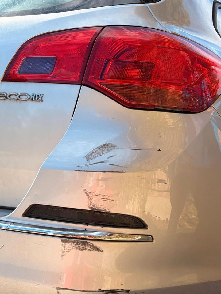 Opel Astra 2013 — photo 13