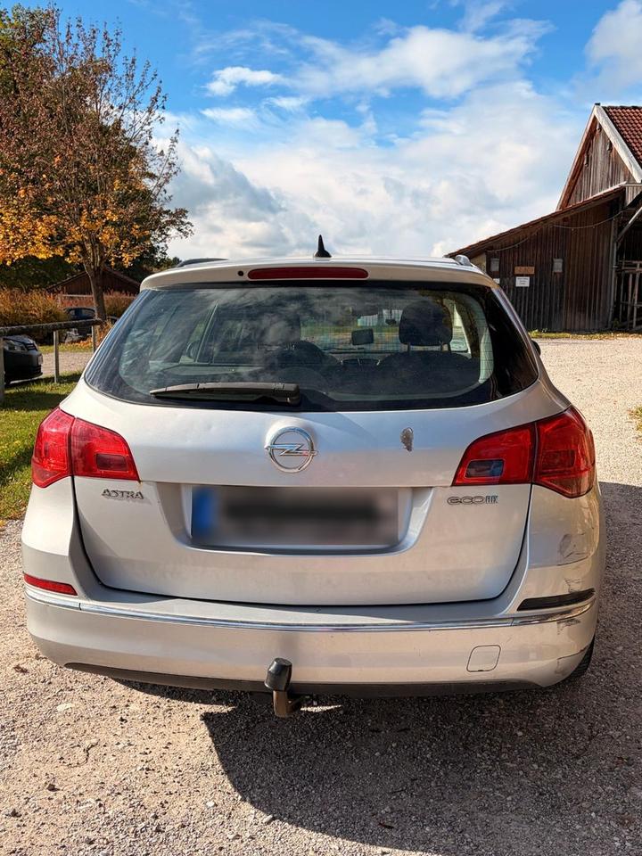 Opel Astra 2013 — photo 5