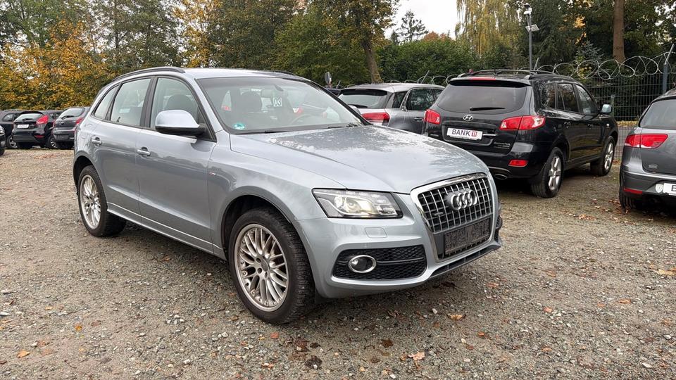 Audi Q5 2010 — interior