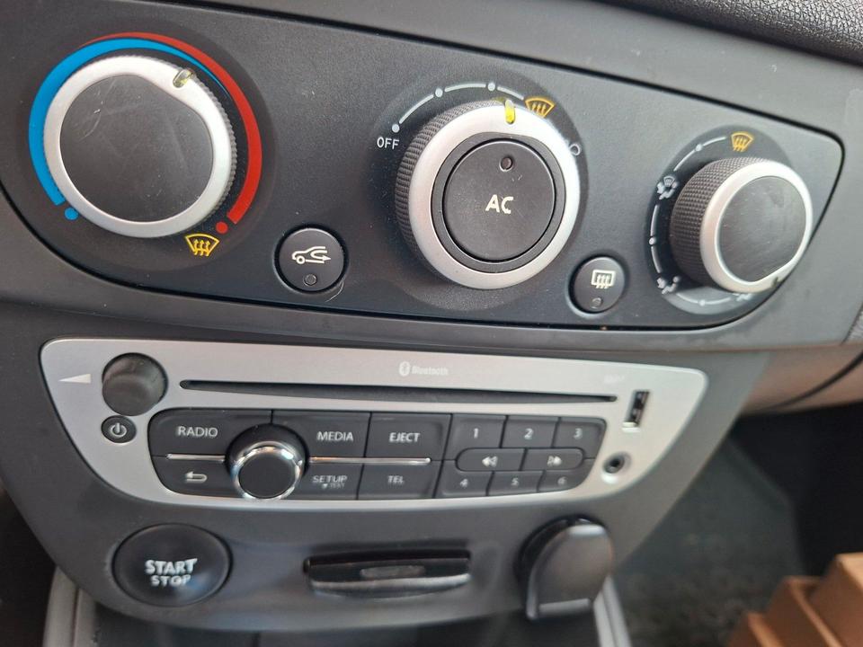 Renault Megane 2014 — photo 8