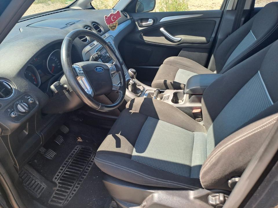 Ford S-Max 2011 — photo 7