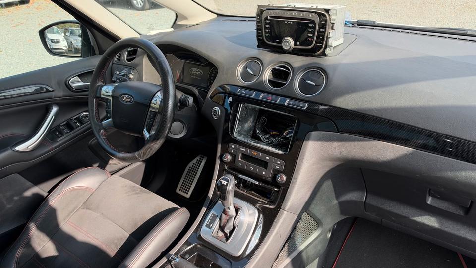 Ford S-Max 2011 — photo 10