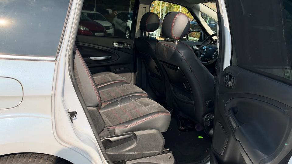 Ford S-Max 2011 — photo 12