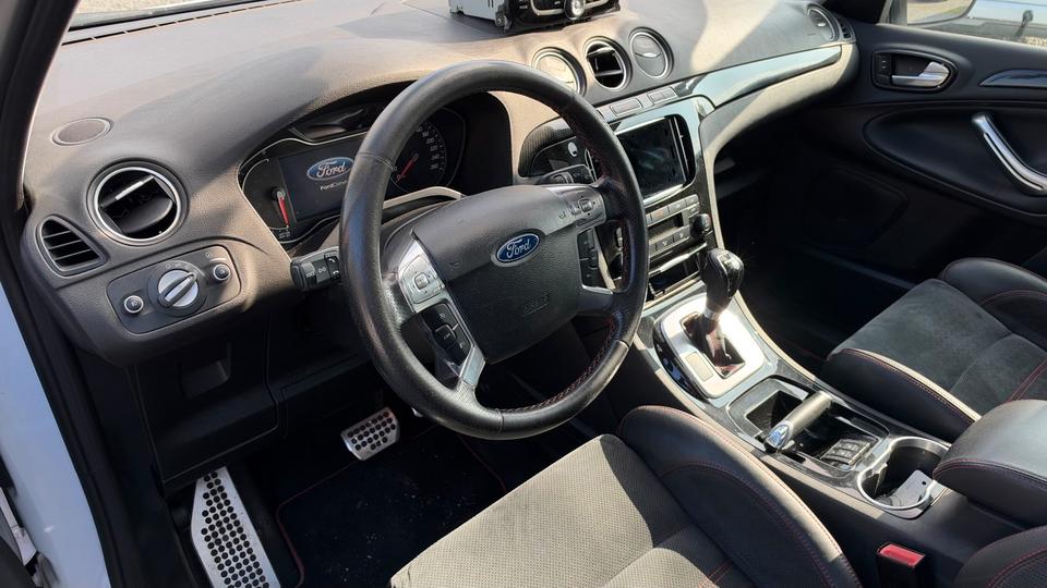 Ford S-Max 2011 — photo 15