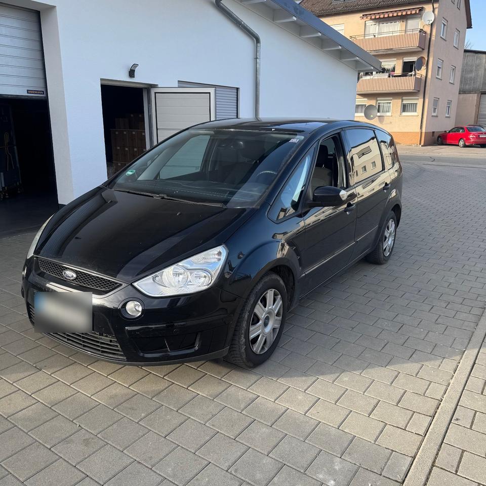 Ford S-Max 2007 — вигляд ззаду