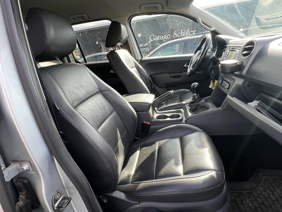 Volkswagen Amarok 2010 — photo 13