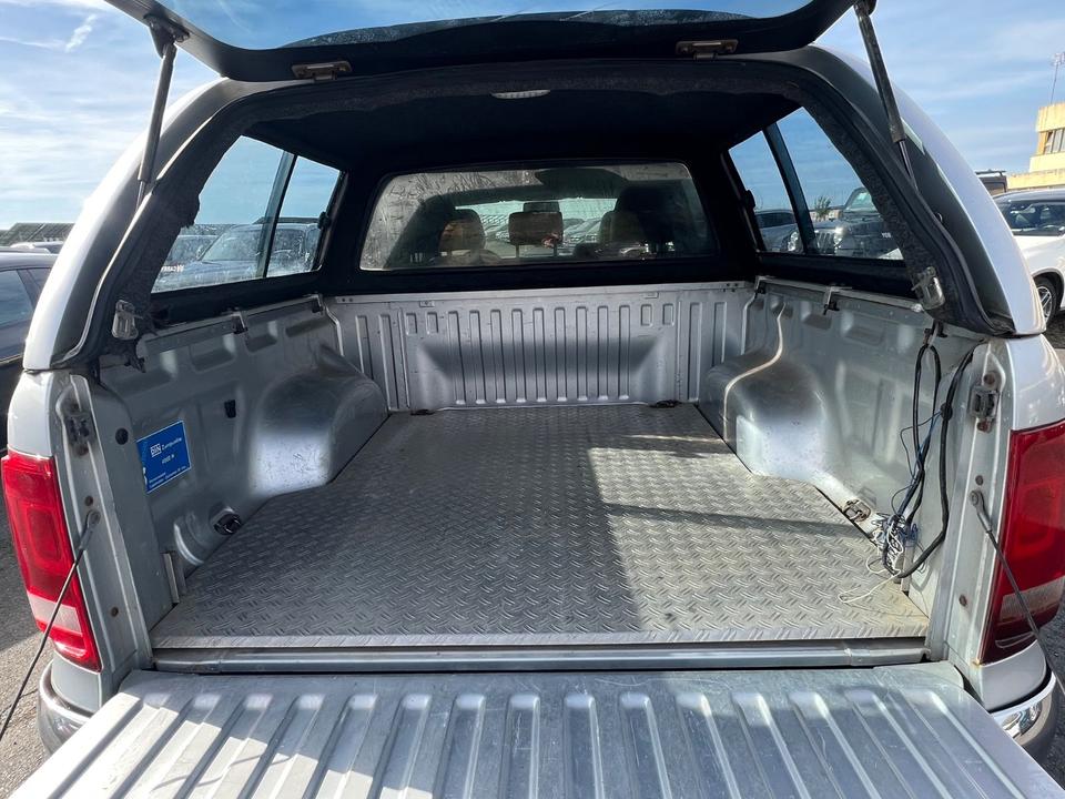 Volkswagen Amarok 2010 — photo 14