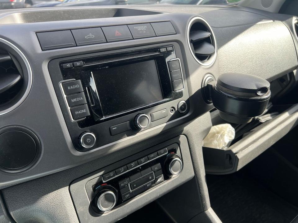 Volkswagen Amarok 2010 — photo 16