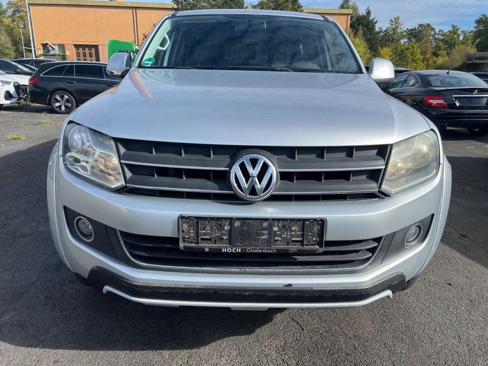 Volkswagen Amarok 2010 — rear view