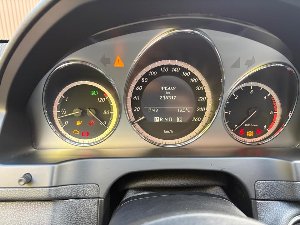 Mercedes Benz C 200 2009 — photo 10