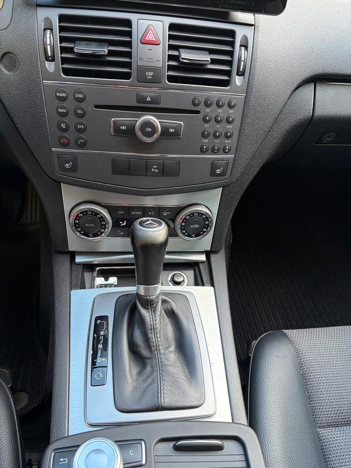 Mercedes Benz C 200 2009 — photo 12