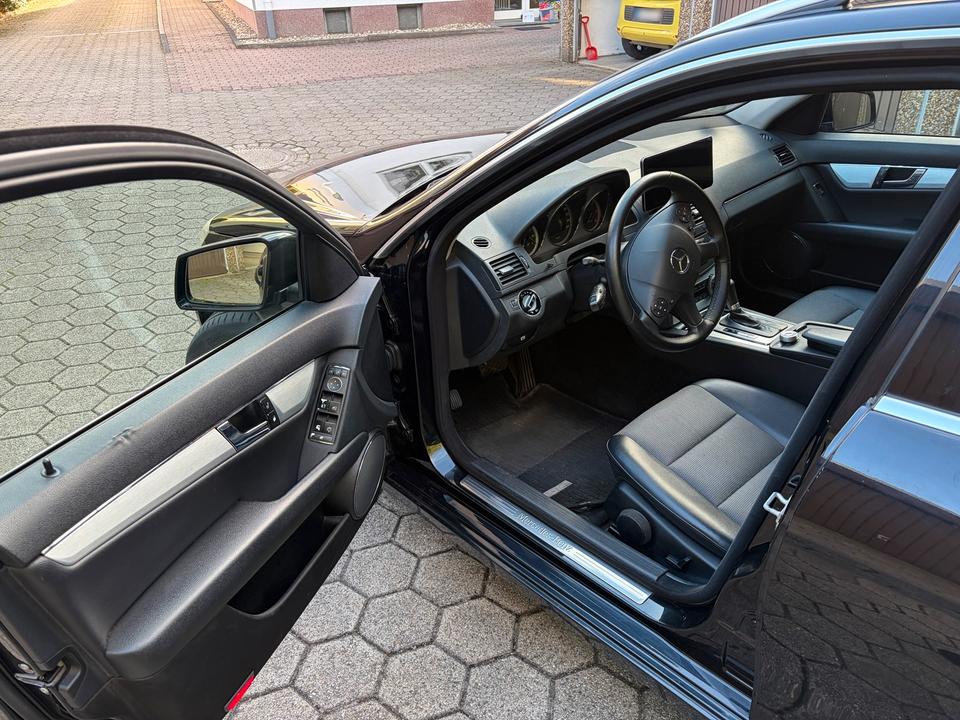 Mercedes Benz C 200 2009 — photo 9