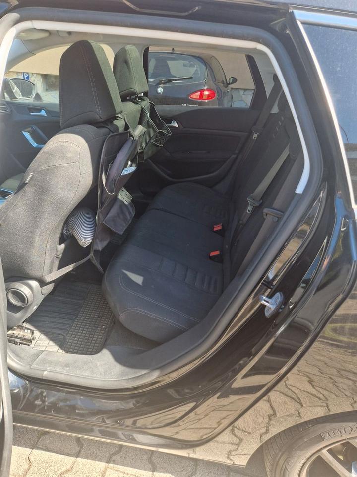 Peugeot 308 2015 — photo 7