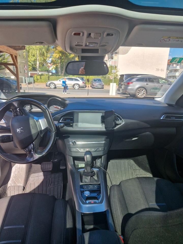 Peugeot 308 2015 — photo 8