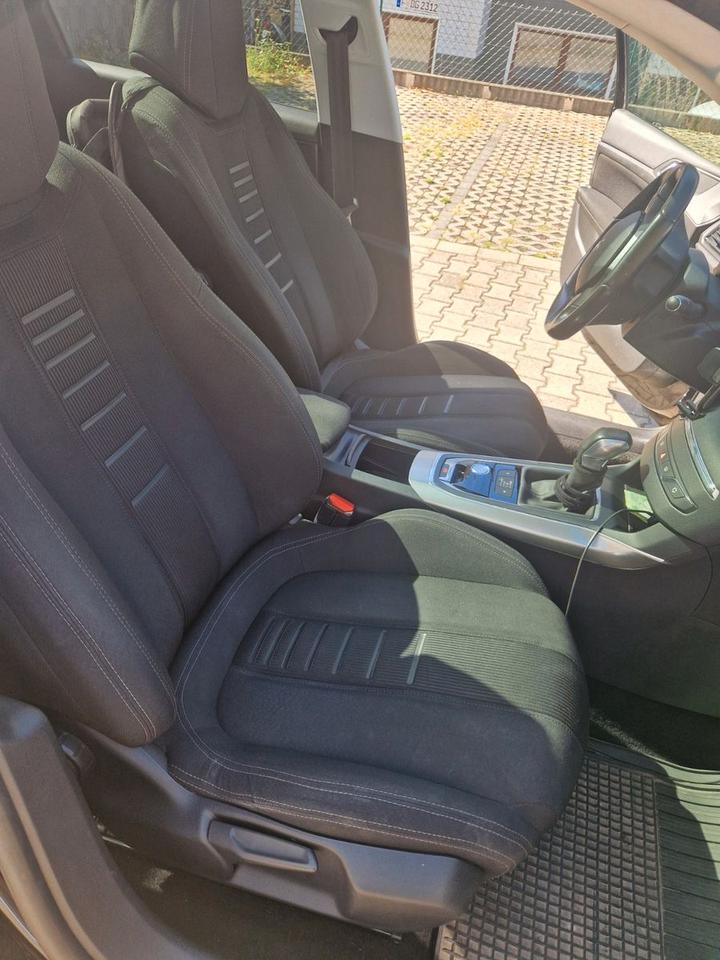 Peugeot 308 2015 — photo 9