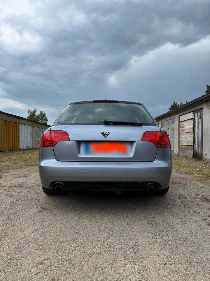 Audi A4 2005 — вигляд ззаду