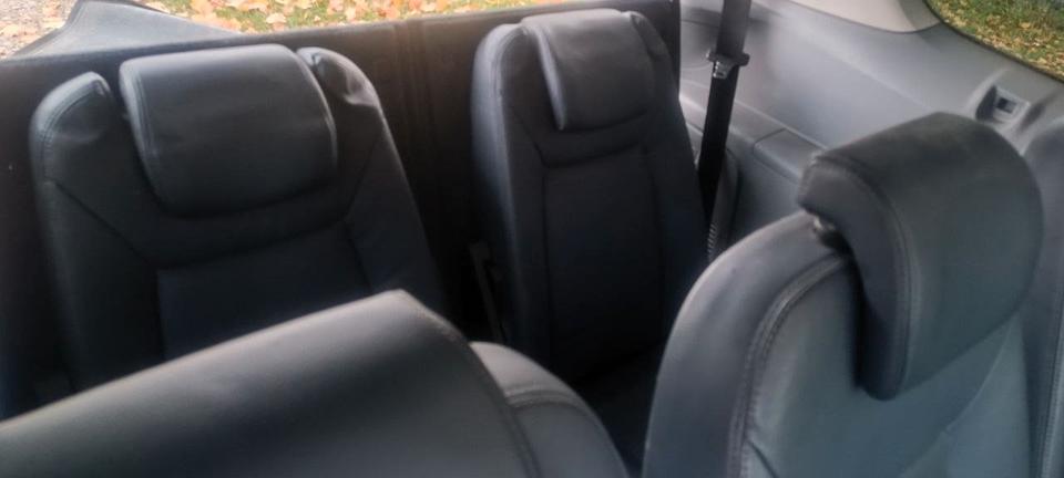 Ford S-Max 2006 — rear view
