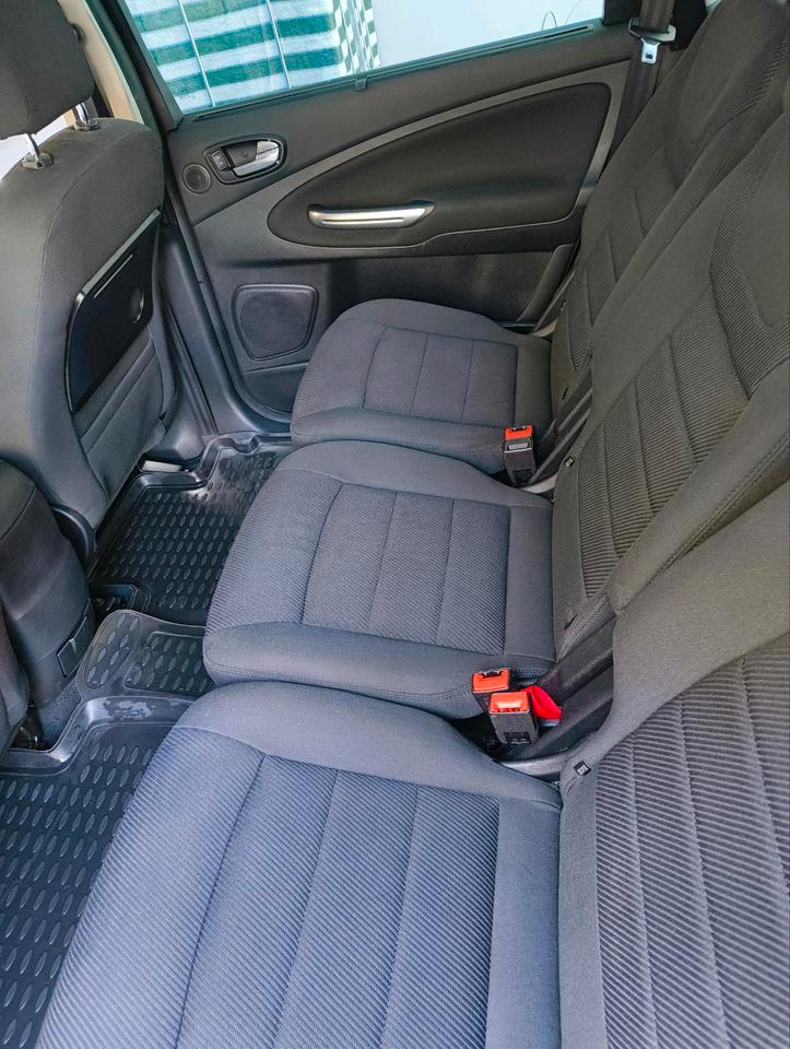 Ford S-Max 2012 — photo 8