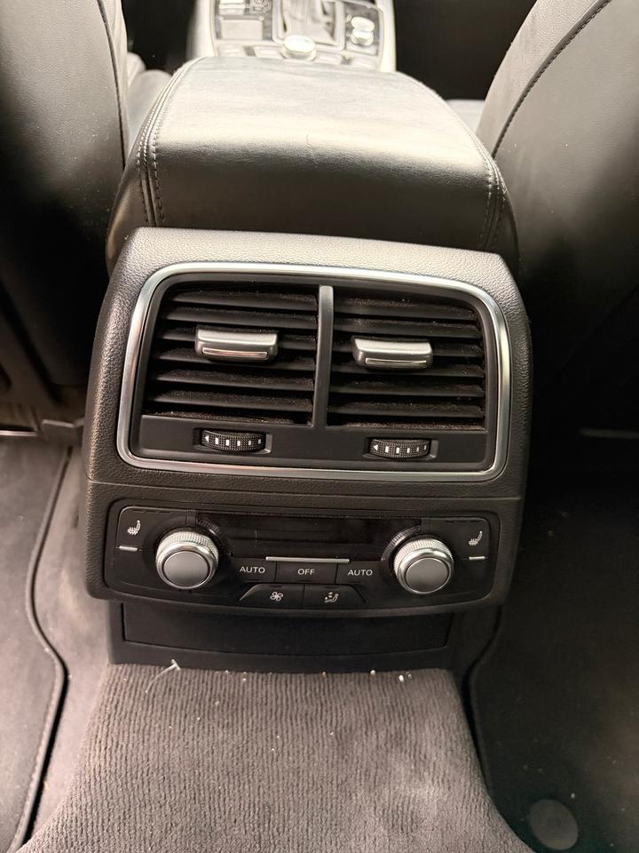 Audi A6 2012 — photo 13