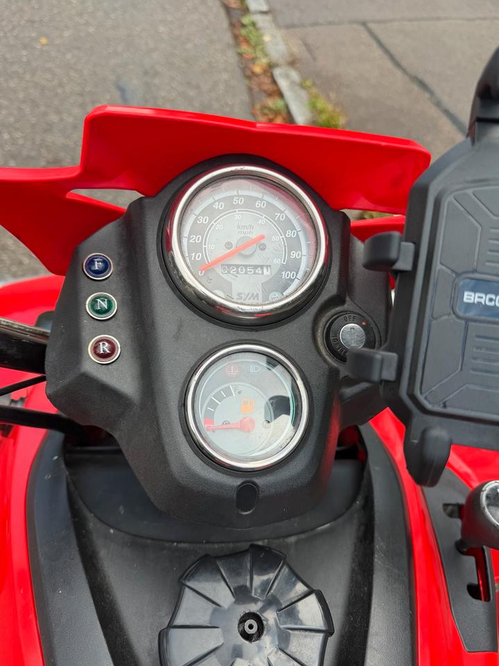  Sym Quad Lander 250 + einen 2 als Ersatzteilspender 2006 — interior
