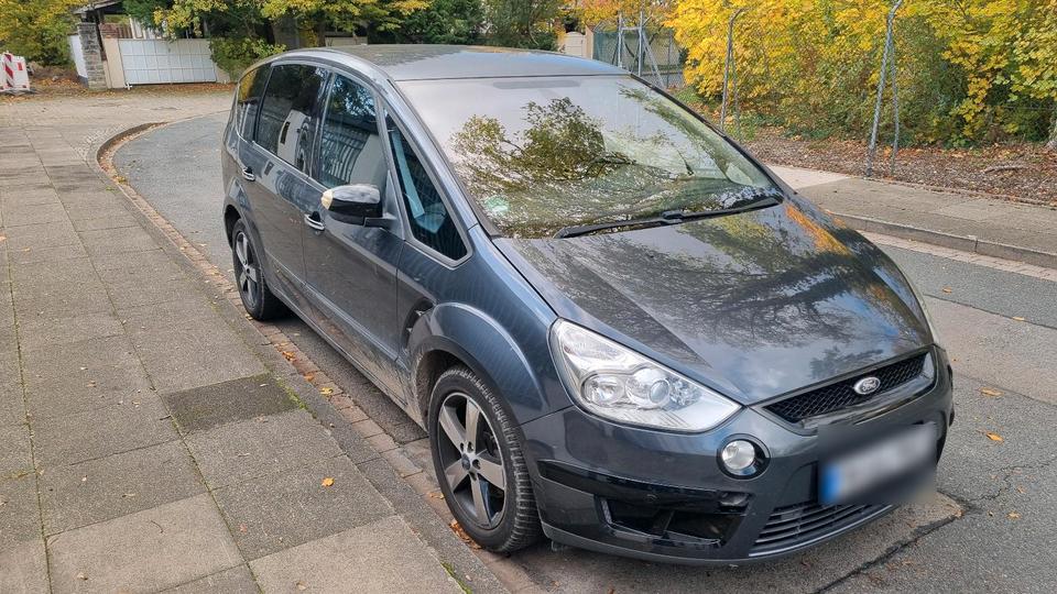 Ford S-Max 2008 — rear view