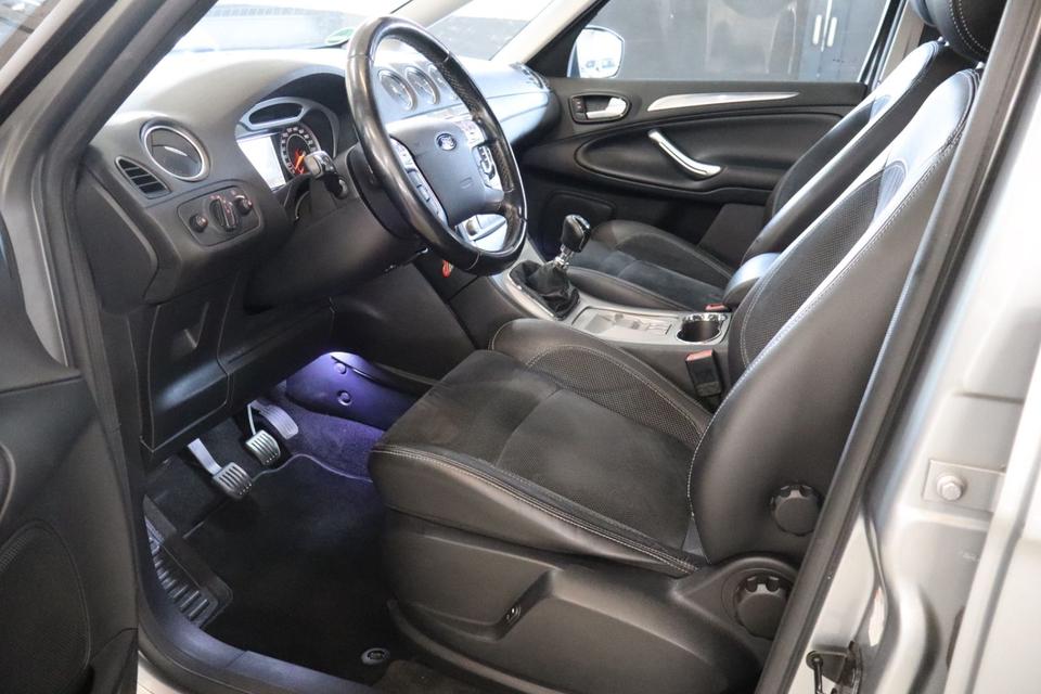 Ford S-Max 2009 — photo 11