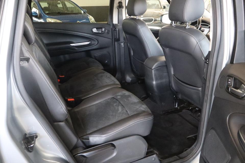 Ford S-Max 2009 — photo 19