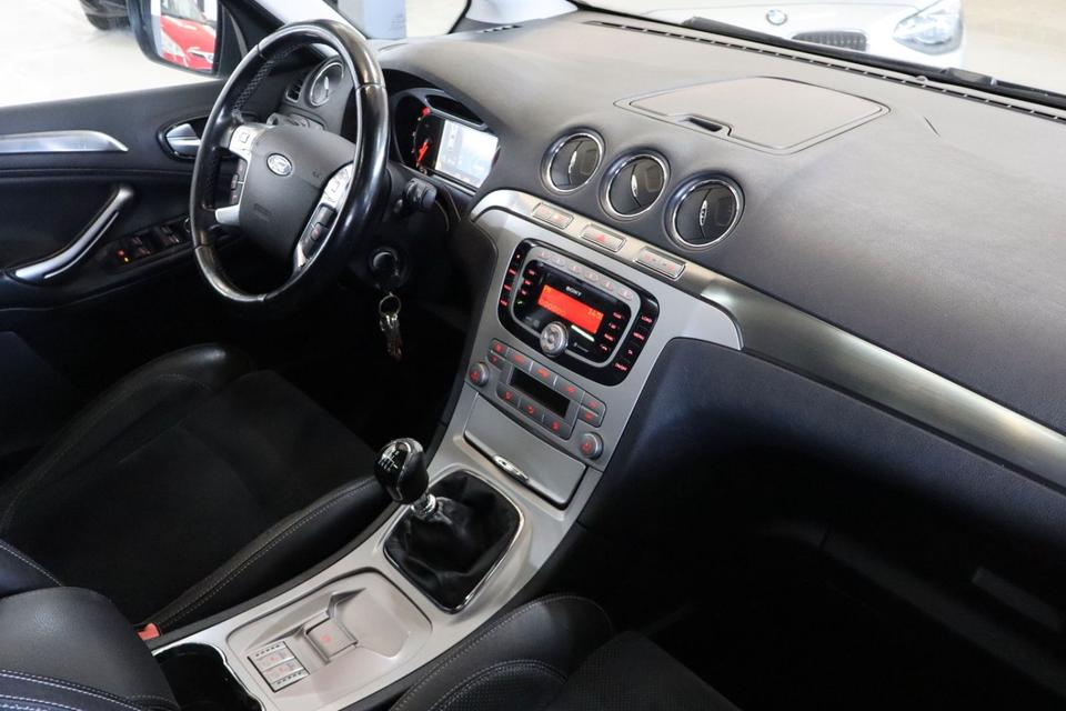 Ford S-Max 2009 — photo 23