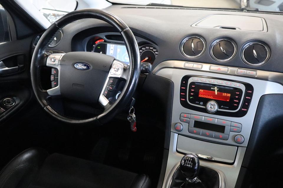 Ford S-Max 2009 — photo 24