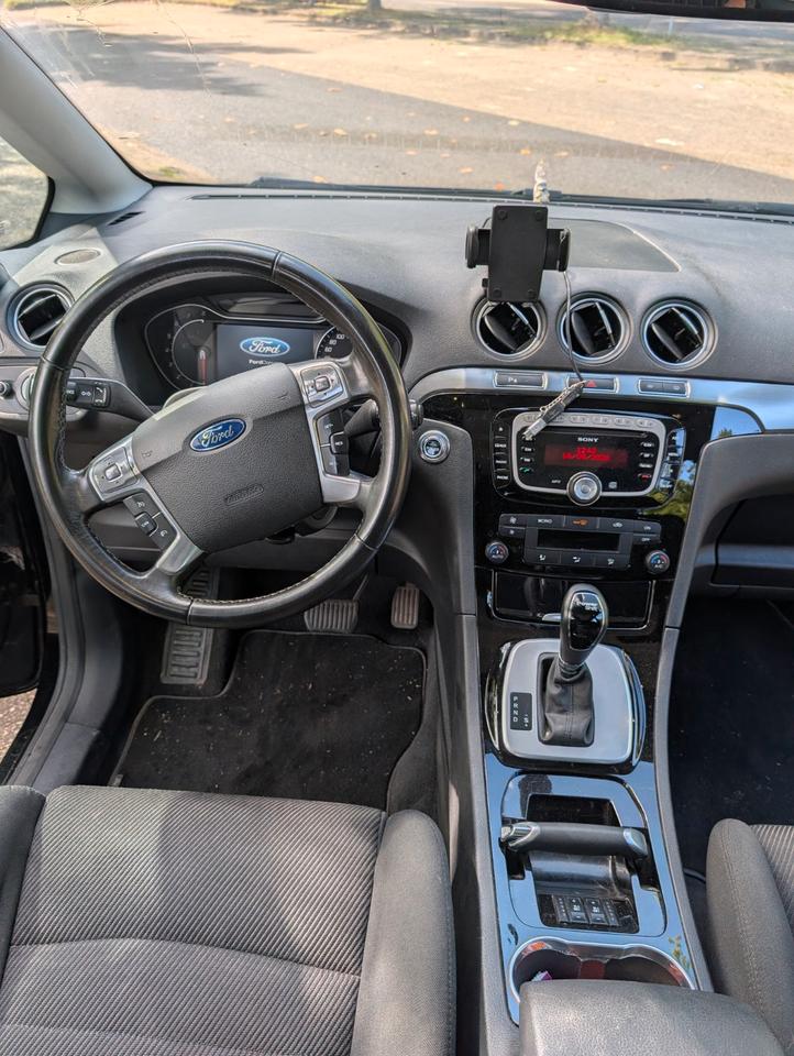 Ford S-Max 2011 — photo 10