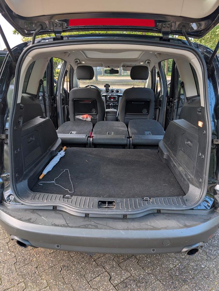 Ford S-Max 2011 — photo 11