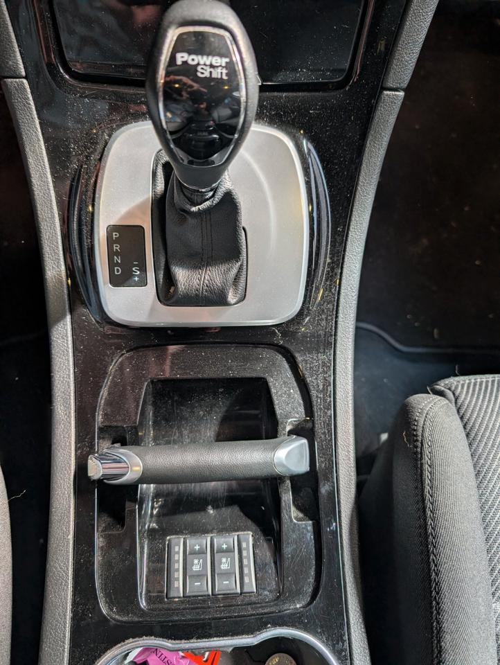 Ford S-Max 2011 — photo 15