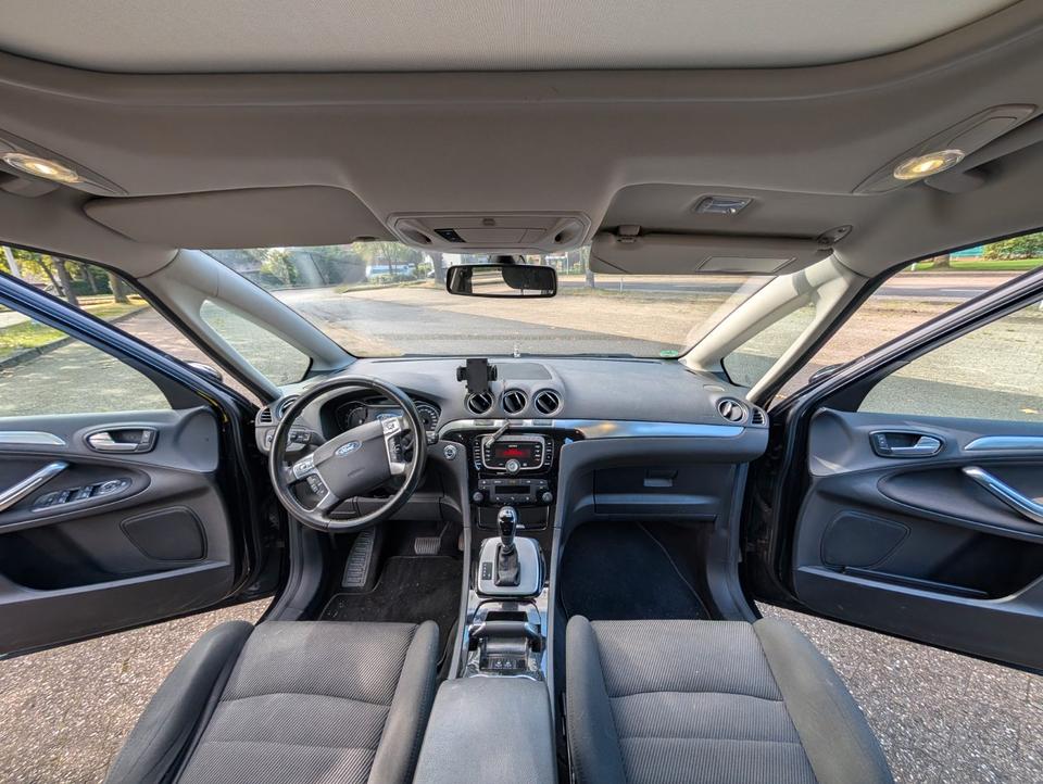 Ford S-Max 2011 — photo 9