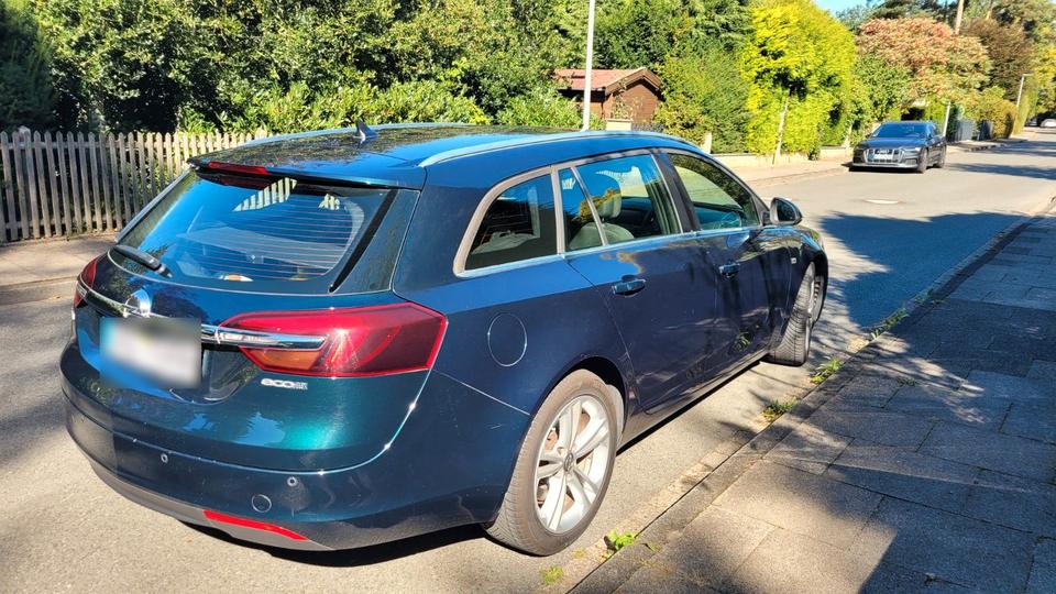 Opel Insignia 2015 — вигляд ззаду