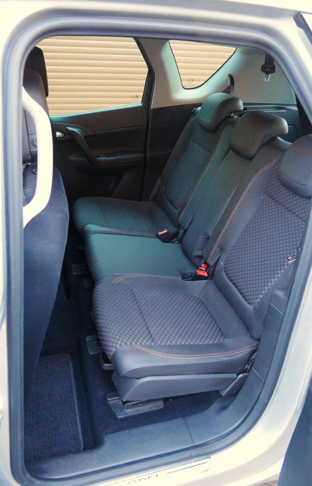 Opel Meriva 2015 — photo 12