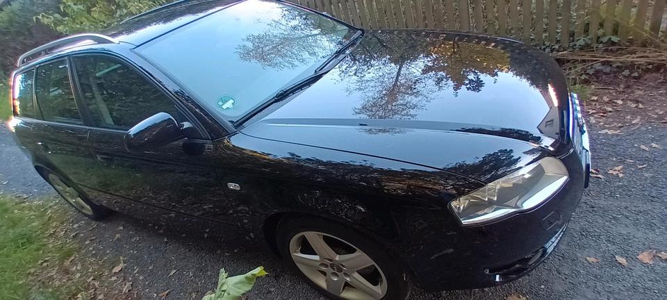 Audi A4 2008 — салон