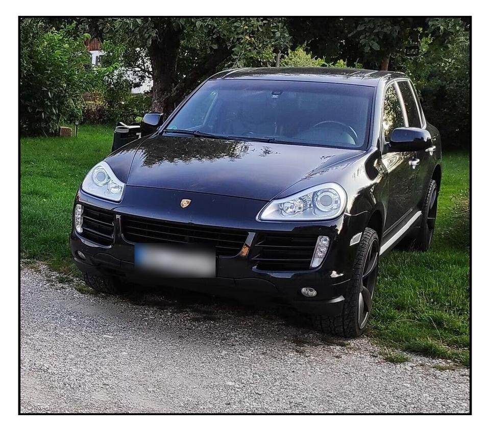 Porsche Cayenne 2008 — rear view