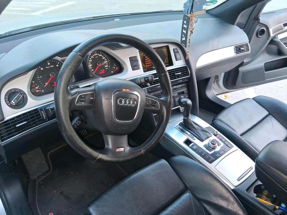 Audi A6 2010 — photo 15